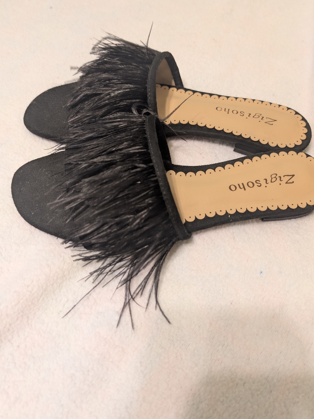 ZIGI SOHO Womens Black Ostrich Feather Taylah Round Toe Slide Sandals 6.5
